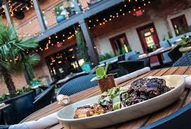 Pan Roasted Duck And Mezcal Cocktails In The Old Luna S Digs With Bonus Taqueria Best Mexican Restaurants Mexican Food Recipes Authentic Mexican Restaurant