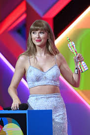 The taylor swift holiday collection (2007). Is Taylor Swift A Brunette Now Teen Vogue