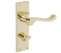 150mm brass victorian style scroll lever lock handles comes complete with screws and latch spindle. Traditional Brass Door Handles For Bathrooms With Victorian Scroll Handle King Ireland