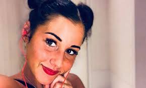 Die sängerin ist heute mutter neben ihren verdiensten durch veröffentlichte alben und showteilnahmen, verdient sie sich durch werbespots auf instagram etwas dazu. Sarah Lombardi Sie Nimmt Keine Nahrung Mehr Zu Sich
