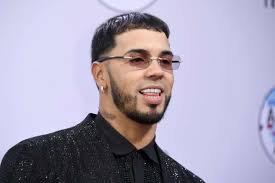 Anuel's singing in the song's opening sets. Anuel Aa Lanza Nuevo Tema 23 Preguntas