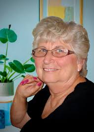 Jacquelyn Jean Dixon was born