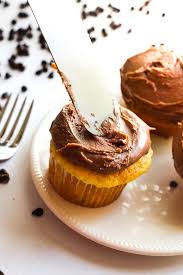 Royal icing is what professional bakers typically use for this kind of cookie decorating. Easiest Way To Frost Cupcakes No Piping Layers Of Happiness