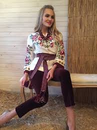 Check spelling or type a new query. Blouse Brodee Tunique Brodee Tunique Blanche Tunique En Etsy Embroidered Blouse Embroidered Shirt Dress Linen Fashion
