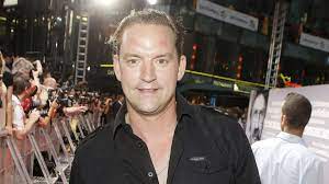 Erste symptome habe er bereits mitte märz bemerkt, später seien. Lindenstrasse Star Christian Kahrmann Bei Alles Was Zahlt Promiflash De