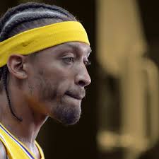 When Kobe Bryant declared that he played for the greatest AAU team ever  with Vince Carter: "We were smashing people by 60,70 points"