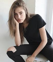 Brazilian model valentina sampaio made her si swimsuit debut in 2020. Pin On Minimal Style Iii