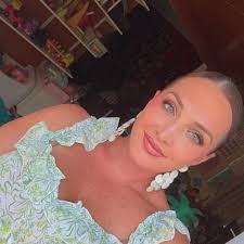 Why wouldn't you use sand under the pool ?