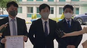 충남 서산에 있는 공군 모 부대 소속 a 중사는 지난 3월초 선임인 b 중사로부터 차량 뒷자리에서 강제추행을 당했다. Syjsj9iygx2vam