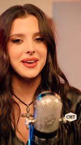 There ain't no wonderin' why that cowgirl don't cry 💅 🎤 Ella Langley