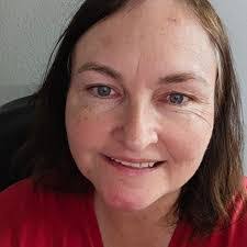 Kari Cameron's Instagram, Twitter & Facebook