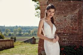 Sie zeichnen sich aus durch einen asymmetrischen saum, die vorne kürzer als hinten ist. Brautmode Trend 2019 Ulrike Mandt Von Brautmoden Renger Gibt Tipps