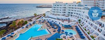 This elegant resort provides a jacuzzi, a rooftop terrace and outdoor tennis. Santa Barbara Golf And Ocean Club