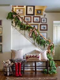 Interior designer megan pflug illustrates how she transformed a set of old, fiberglass seats into a decoupage marble bench. 25 Warm And Welcoming Christmas Decorated Entryway Ideas