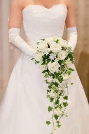 100 ct oasis lomey 2 diamante gems floral pins for corsage wedding prom. Cascading Bouquet Of White Roses And Ivy Blumenstrauss Hochzeit Hochzeit Blumenarrangements Brautstrausse