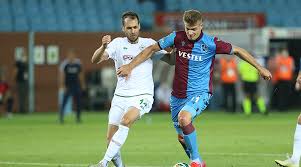Konyaspor savunmasının hatasıyla topla buluşan ekuban, boş durumda. Trabzonspor Ih Konyaspor 3 4 Ozet