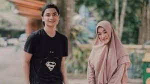 Larissa chou telah melayangkan gugatan ke pengadilan agama cibinong, jawa barat. Kumpulan Berita Larissa Chou Larissa Chou Buka Aib Alvin Faiz Suami Maia Estianty Mualaf