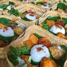 Kurang apa lagi sob, buruan klik link dibawah untuk pemesanan. Kemasan Catering Nasi Kotak Bandung Dengan Besek