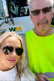 I was fortunate to cross paths with one of our Great Lakes Area commercial  front-load drivers, Mark Parmelee.