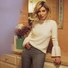 A criadora de conteúdos digita. 300 K Abonnes 1 039 Abonnement 5 597 Publications Decouvrez Les Photos Et Videos Instagram De Raquel Strada Raquelstrada Fashion Raquel Outfits
