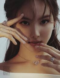 220330 Nayeon for Harper's Bazaar April issue [SCANS] : r/twice