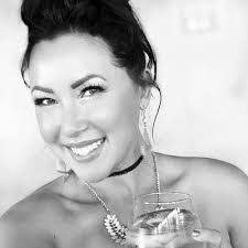 Sharon Gilman's Instagram, Twitter & Facebook