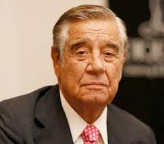 Murió el empresario Constancio C. Vigil mientras volaba a Miami para ver a  Messi