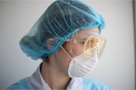 Compreender a percepção da equipe de enfermagem sobre as (des) articulações entre ações de gerência e de cuidado desenvolvidas pelo enfermeiro numa unidade de terapia intensiva cirúrgica. Vida De Enfermeiro A Ala De Frente Durante A Pandemia