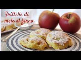 Il salmone al forno è un secondo piatto semplice e raffinato, con una copertura di patate croccanti che mantiene il pesce tenero e succoso. Frittelle Di Mele Al Forno Facili Leggere E Veloci Youtube