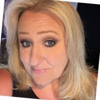 Robin Evenson's Instagram, Twitter & Facebook