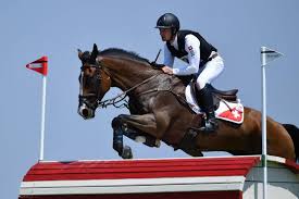 La france en bronze au galop. Qeep C Iq0eimm
