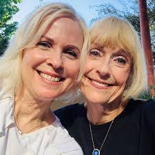 Deborah Harmon's Instagram, Twitter & Facebook