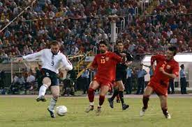 Macedonia 1 England 2 In Sept 2003 In Skopje Wayne Rooney Scores Eurochampqual England Football Team Football Team England Football