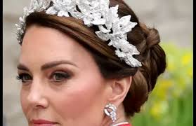 Smiley Lansează “Flori De Plastic”. Smiley, 10 Ani De Carieră Solo