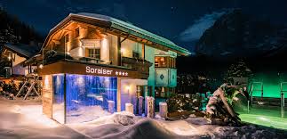 She has been married to werner perathoner since october 15, 2006. Garni Residence Soraiser Urlaub In Wolkenstein Groden