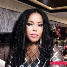 Lauren Hatter's Instagram, Twitter & Facebook