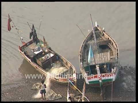 Bombay sea-front in 1990's, fishing boats, Backbay Reclamation, Nariman Point, Maharashtra Assembly