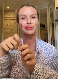 And the post didn't go unnoticed by the star's celebrity pals. Amanda Holden Lets Loose In The Garden With Her Two Daughters Daily Mail Online