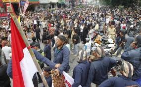 Ada yang sudah mengenal atau pernah mendengar mengenai istilah etnosentrisme? 15 Contoh Etnosentrisme Pengertian Faktor Penyebab Dan Dampaknya Terlengkap Weschool Id