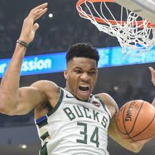 Giannis antetokounmpo career high in points and a list with his top 50 scoring performances in both the nba regular season and the playoffs. Bucks Vs Knicks Giannis Antetokounmpo Scores 37 Points In 21 Minutes Sports Illustrated