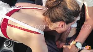 Je le SUCE et J’AVALE TOUT en voiture pendant qu’il conduit, on va chez des  amis