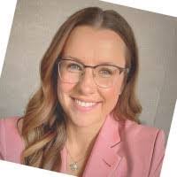 Megan Farrington's Instagram, Twitter & Facebook