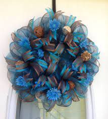 I don't know what it's official name for this type wreath is but for now. Pin By Jennifer Griego On Wreaths Deco Wreaths Traditional Wreath Diy Wreath