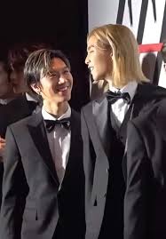 1369 likes · 206 talking about this. Nct Johnny Suh Johnny And Ten Red Carpet Previews For Facebook