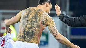 zlǎtan ibraxǐːmoʋitɕ؛ مواليد 3 أكتوبر 1981) لاعب كرة قدم سويدي يلعب مهاجمًا لنادي إيه سي ميلان في الدوري الإيطالي. ØºØ¶Ø¨ ÙˆØ§Ø³Ø¹ Ø¨Ø¹Ø¯ ØµÙŠØ¯ Ù‚Ø¯ÙŠÙ… ÙƒØ´Ù Ø­Ù‚ÙŠÙ‚Ø© Ø¥Ø¨Ø±Ø§ Ø¹Ø§Ø´Ù‚ Ø§Ù„Ø£Ø³ÙˆØ¯ Ø£Ø®Ø¨Ø§Ø± Ø³ÙƒØ§ÙŠ Ù†ÙŠÙˆØ² Ø¹Ø±Ø¨ÙŠØ©
