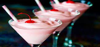 And has been for quite a while now. Como Preparar Tragos Con Vodka Y Helado Ice Cream Drinks Pink Squirrel Pink Squirrel Drink