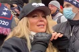 Cheryl Hazelton's Instagram, Twitter & Facebook