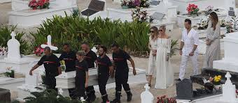 Obseques De Johnny Hallyday Une Celebrite Chute Apres L Enterrement Elle A Ete Emmenee Aux Urgences Gala Johnny Hallyday Obseques Laeticia