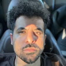 Imma slam the shit out of this phone for likes”