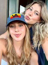 Heyy!! My name is Anna I am 22, and I am currently looking to move anywhere  in the western metro area towards the end of January. I am looking for  someone preferably